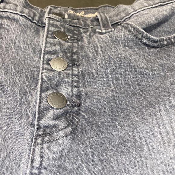 Universal Thread Vintage Straight Wash Out Gray 2/26 Jeans - Picture 6 of 7